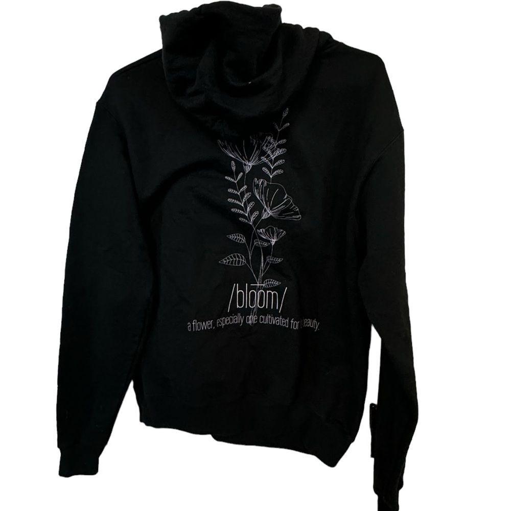 Retro Bloom Black Floral Streetwear Positivity Women’s M Champion Brand Hoodie